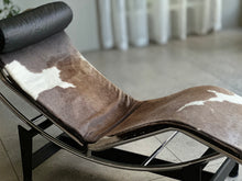Load image into Gallery viewer, LC4 | Le Corbusier Chaise Longue in Bovine Leather |
After the 1928 original by Le Corbusier, Pierre Jeanneret &amp; Charlotte Perriand
