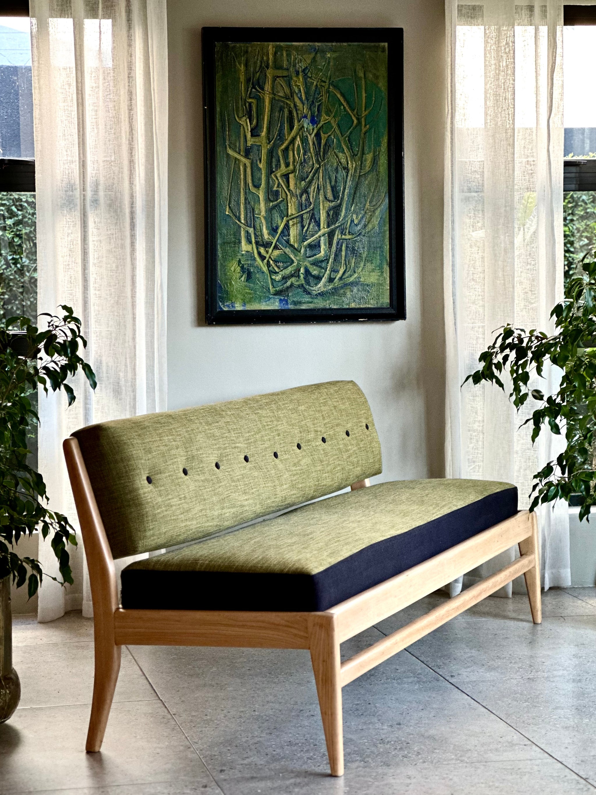 Mid-Century / Retro Couches – Tagged 