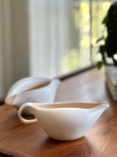 Load image into Gallery viewer, Luna Del Mar Porcelain Creamer &amp; Sugar Bowl Set

