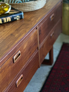 Versatile Storage Unit / Media Unit