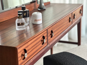 Dresser & Stool (Swivel & Tilt Mirrors)