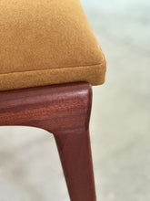 Load image into Gallery viewer, Set of Six Elegant Novocraft Dining Chairs
