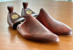 Pair Of Gordon Scott Size 8 Shoe Trees