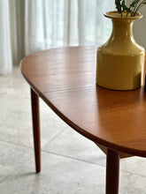 Load image into Gallery viewer, Mid-Century Meredew Extendable Dining Table
