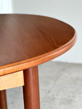 Load image into Gallery viewer, Mid-Century Meredew Extendable Dining Table
