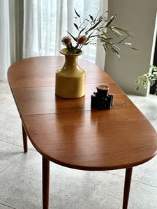 Mid-Century Meredew Extendable Dining Table