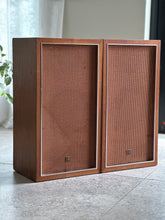 Load image into Gallery viewer, Pair of Vintage Pioneer CS-33 Speakers
