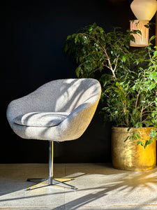 Zodiac Style Swivel Chair
