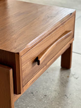 Load image into Gallery viewer, Torrente Cheval Dresser
