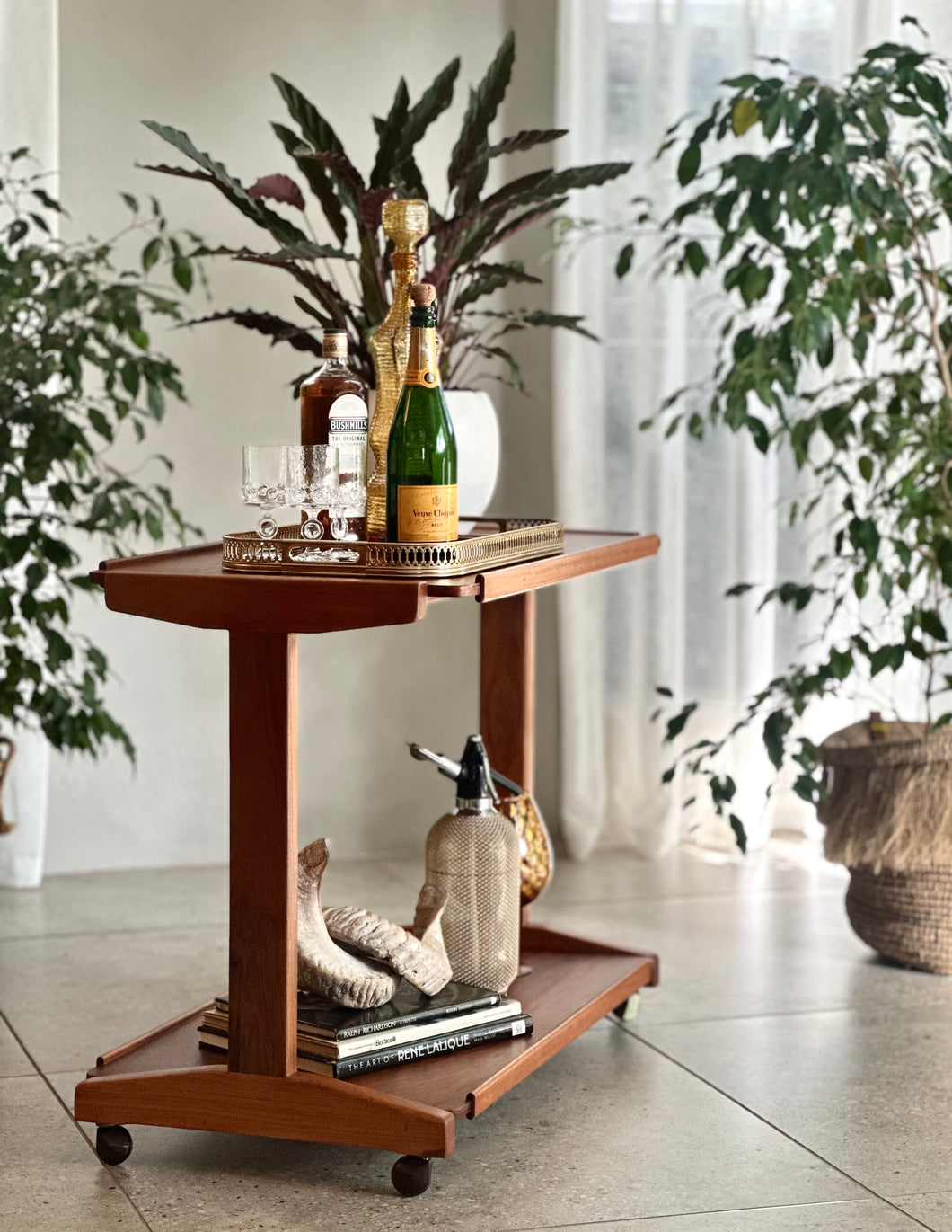 Classic Two-Tier Serving| Drinks Trolley by Torrente