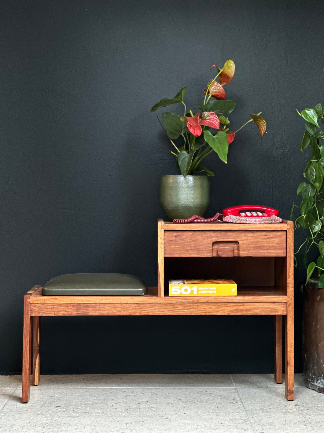 Retro Kiaat Telephone Table