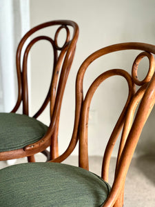 Pair Of Vintage Bentwood Chairs - Thonet Style