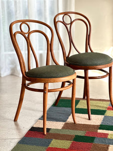 Pair Of Vintage Bentwood Chairs - Thonet Style