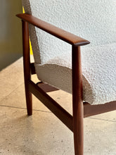 Load image into Gallery viewer, Mid-Century Lounge Chair | Attributed to Knoll Antimott
