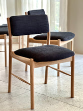 Load image into Gallery viewer, Oak Six Seater Dining Set
