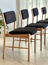 Load image into Gallery viewer, Oak Six Seater Dining Set
