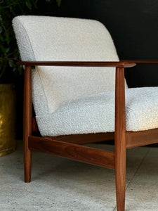 Mid-Century Lounge Chair | Attributed to Knoll Antimott