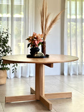 Load image into Gallery viewer, Oak Six Seater Dining Set
