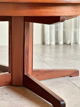 Load image into Gallery viewer, DS Vorster Round Extendable Table &amp; Six Matching Chairs
