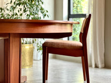 Load image into Gallery viewer, DS Vorster Round Extendable Table &amp; Six Matching Chairs
