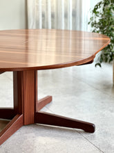 Load image into Gallery viewer, DS Vorster Round Extendable Table &amp; Six Matching Chairs
