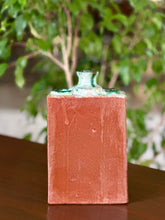 Load image into Gallery viewer, Retro Stem Vase
