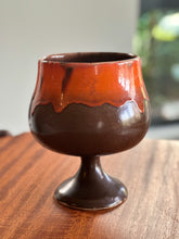 Load image into Gallery viewer, Retro Pottery Bowl/ Vase
