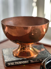 Load image into Gallery viewer, Stylistic Pedestal Copper Bowl with Removable Grid

