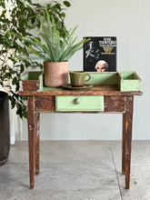 Load image into Gallery viewer, Small Vintage Single-Drawer table
