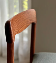 Load image into Gallery viewer, Set of Eight Artecasa Dining Chairs

