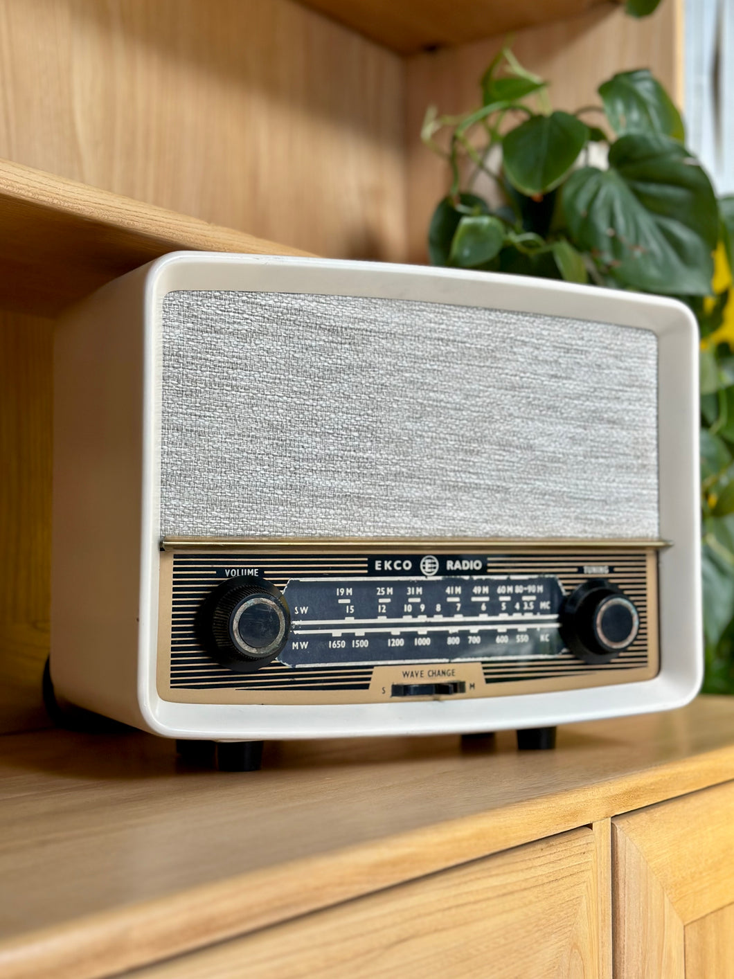 Vintage Radio With Bluetooth