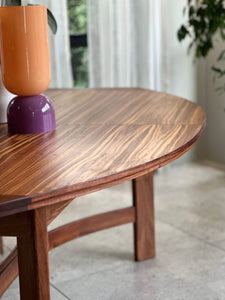Exquisite Kallenbach Extendable Table & Eight Dining Chairs