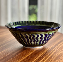 Load image into Gallery viewer, Studio Pottery Bowl - Fish Design
