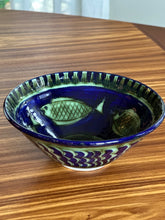 Load image into Gallery viewer, Studio Pottery Bowl - Fish Design
