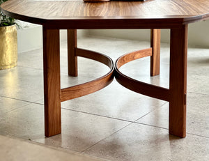 Exquisite Kallenbach Extendable Table & Eight Dining Chairs
