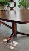 Load and play video in Gallery viewer, Solid Kiaat Artecasa Extendable Dining Table (Double Inner Leaves)
