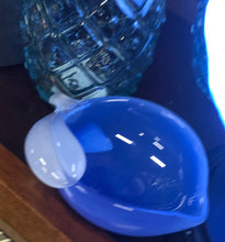 Load image into Gallery viewer, Blue glass murano cherry bowl
