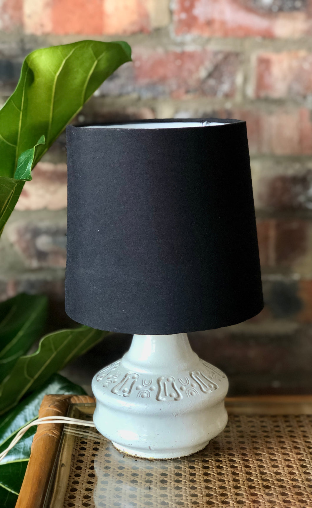 White retro table lamp with black shade