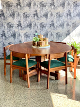 Load image into Gallery viewer, Dining room set - Round table with 6 Chairs
