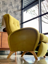 Load image into Gallery viewer, Mid-Century futuristic shape reclining chair
