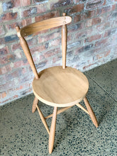 Load image into Gallery viewer, Mid-Century Duros Chair
