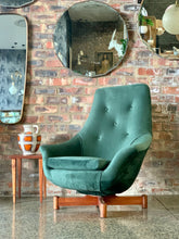 Load image into Gallery viewer, Grafton Everest Swivel Chair
