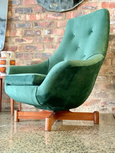 Load image into Gallery viewer, Grafton Everest Swivel Chair
