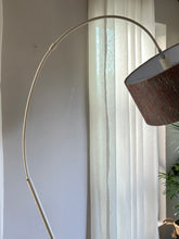 Load image into Gallery viewer, Kema-Keur Arched Floor-lamp with Foot Pedal
