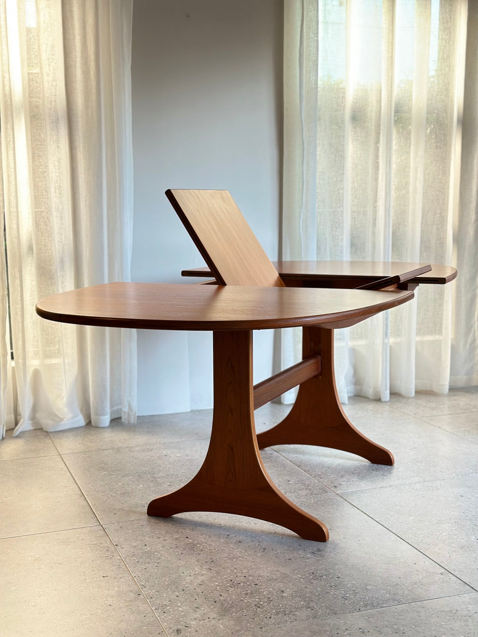 G Plan Extendable Dining Table RE TREND g-plan-extendable-dining-table-re-trend