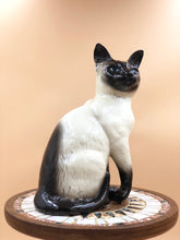 Load image into Gallery viewer, Beswick Siamese Cat
