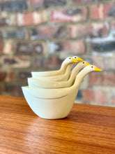 Load image into Gallery viewer, Vintage duck measuring set
