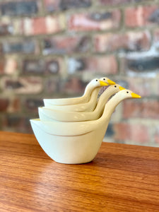 Vintage duck measuring set