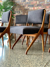 Load image into Gallery viewer, Set of 6 retro dining chairs
