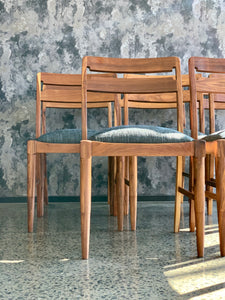 Set of 8 Solid Kiaat dinning chairs